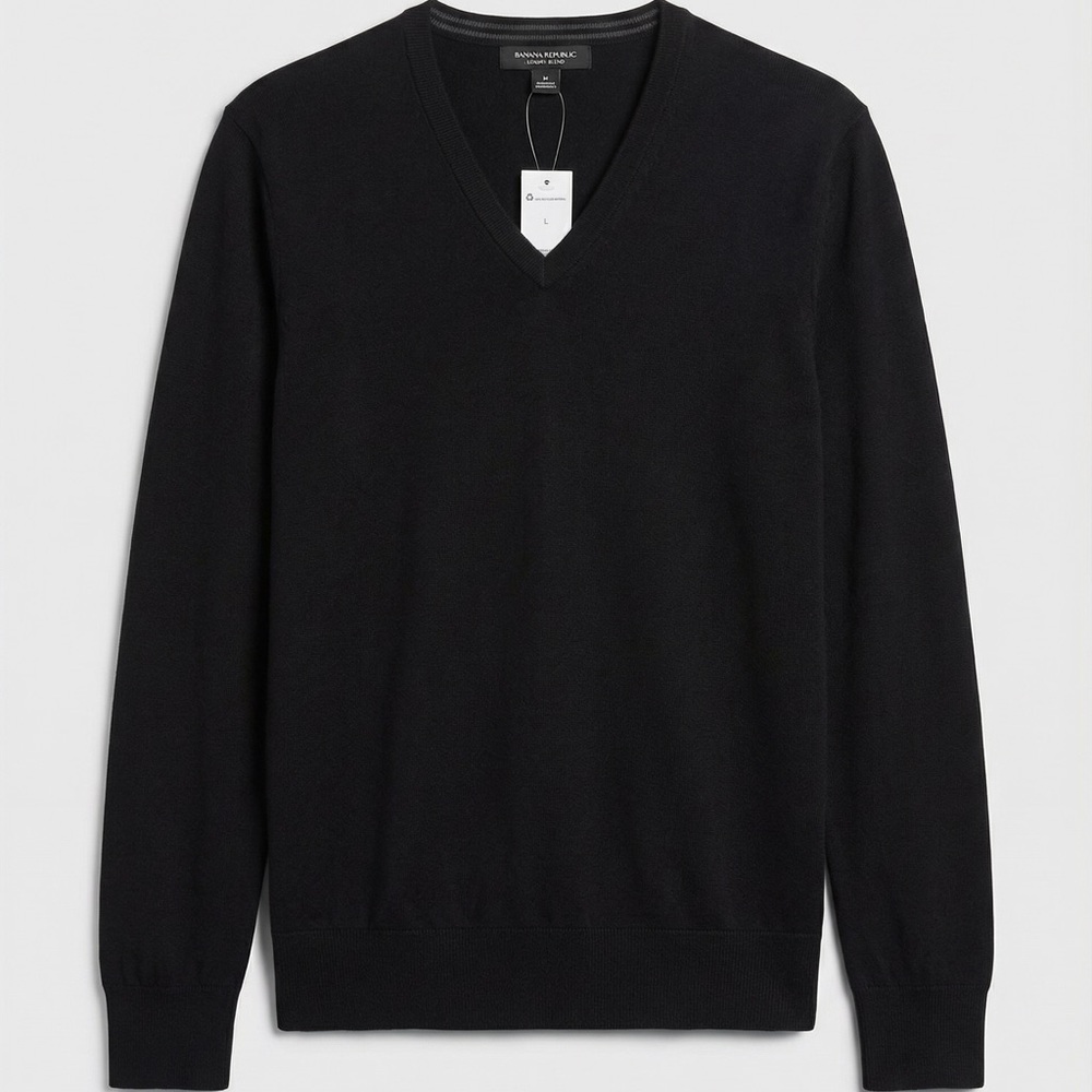 Banana Republic Men's V-Neck Sweater - New with tag